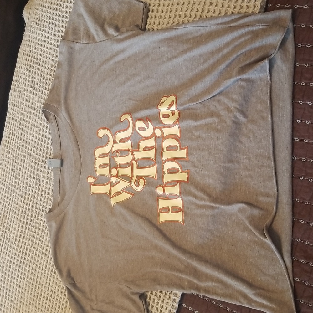 I'm With The Hippies Cropped tee